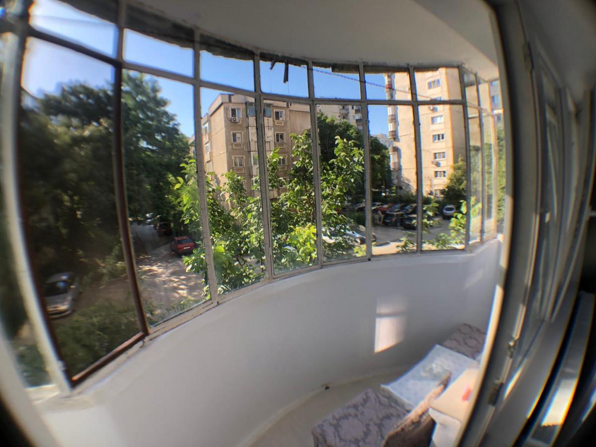 Le Garcon De Cristina-Simple,Quiet,Spacious Studio Бухарест Экстерьер фото