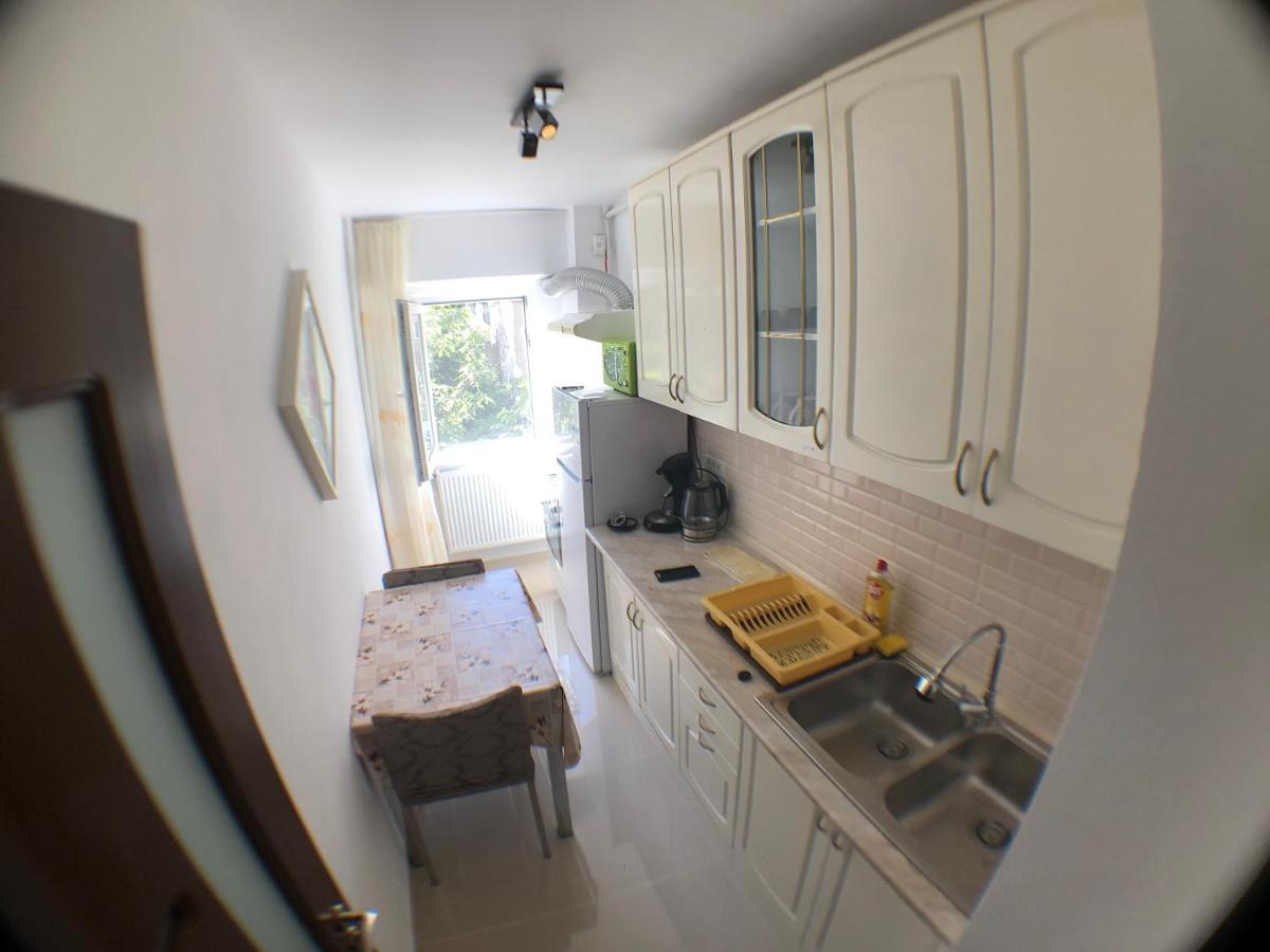 Le Garcon De Cristina-Simple,Quiet,Spacious Studio Бухарест Экстерьер фото