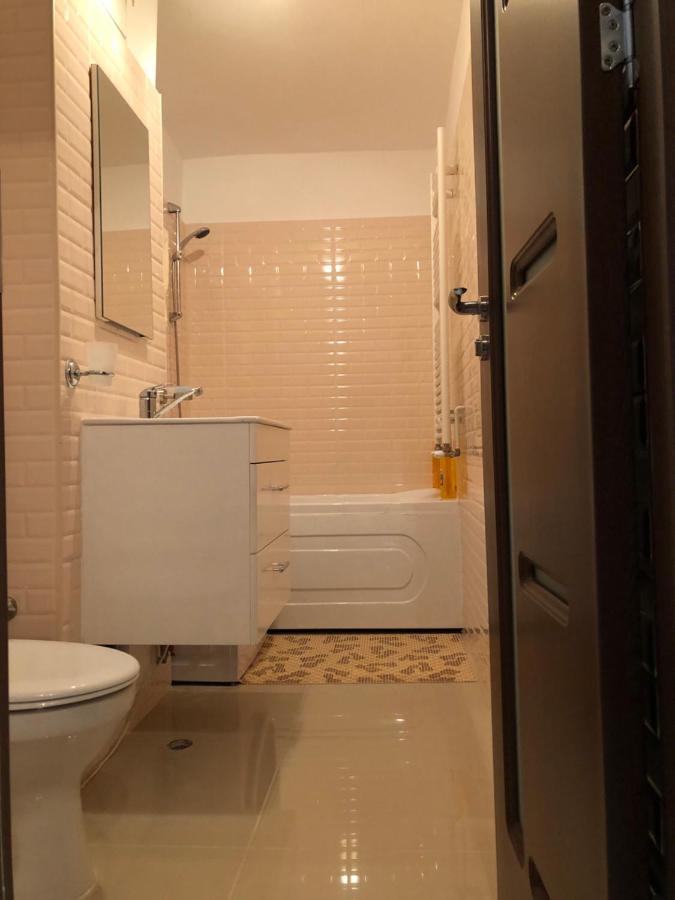 Le Garcon De Cristina-Simple,Quiet,Spacious Studio Бухарест Экстерьер фото