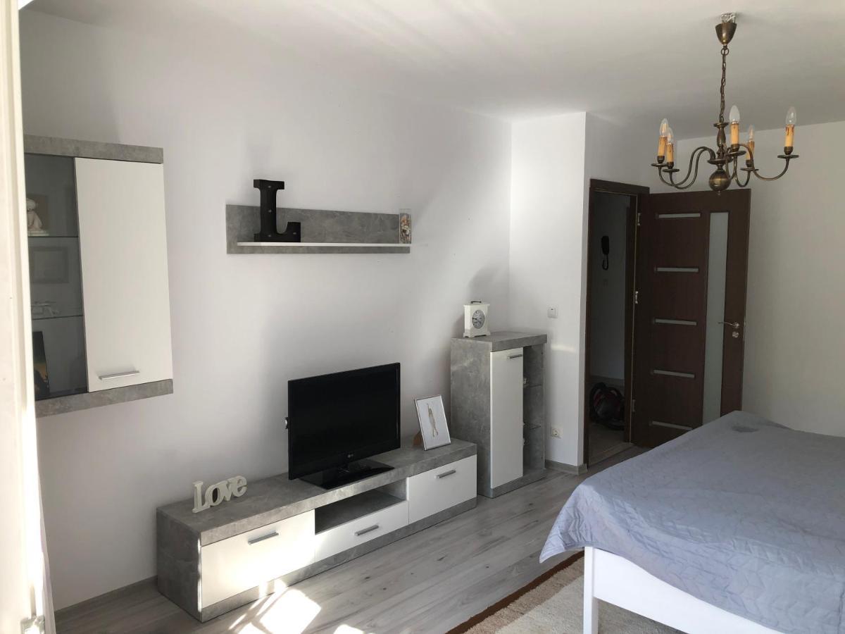 Le Garcon De Cristina-Simple,Quiet,Spacious Studio Бухарест Экстерьер фото