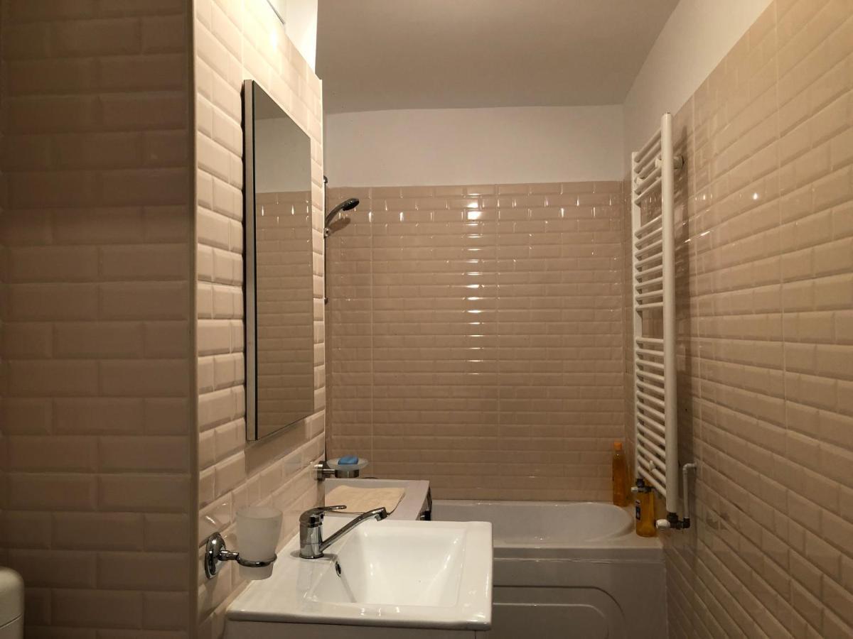Le Garcon De Cristina-Simple,Quiet,Spacious Studio Бухарест Экстерьер фото