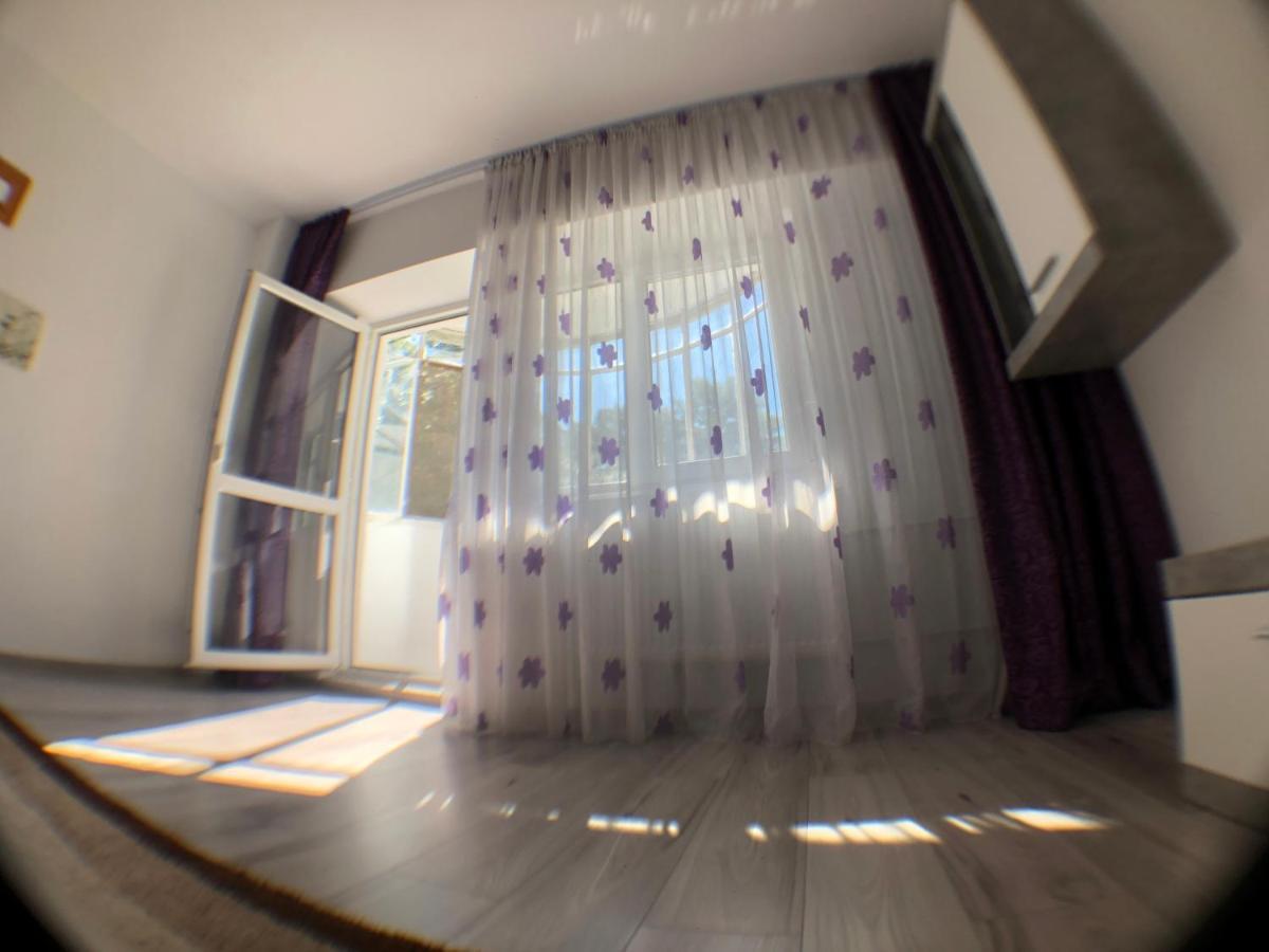 Le Garcon De Cristina-Simple,Quiet,Spacious Studio Бухарест Экстерьер фото